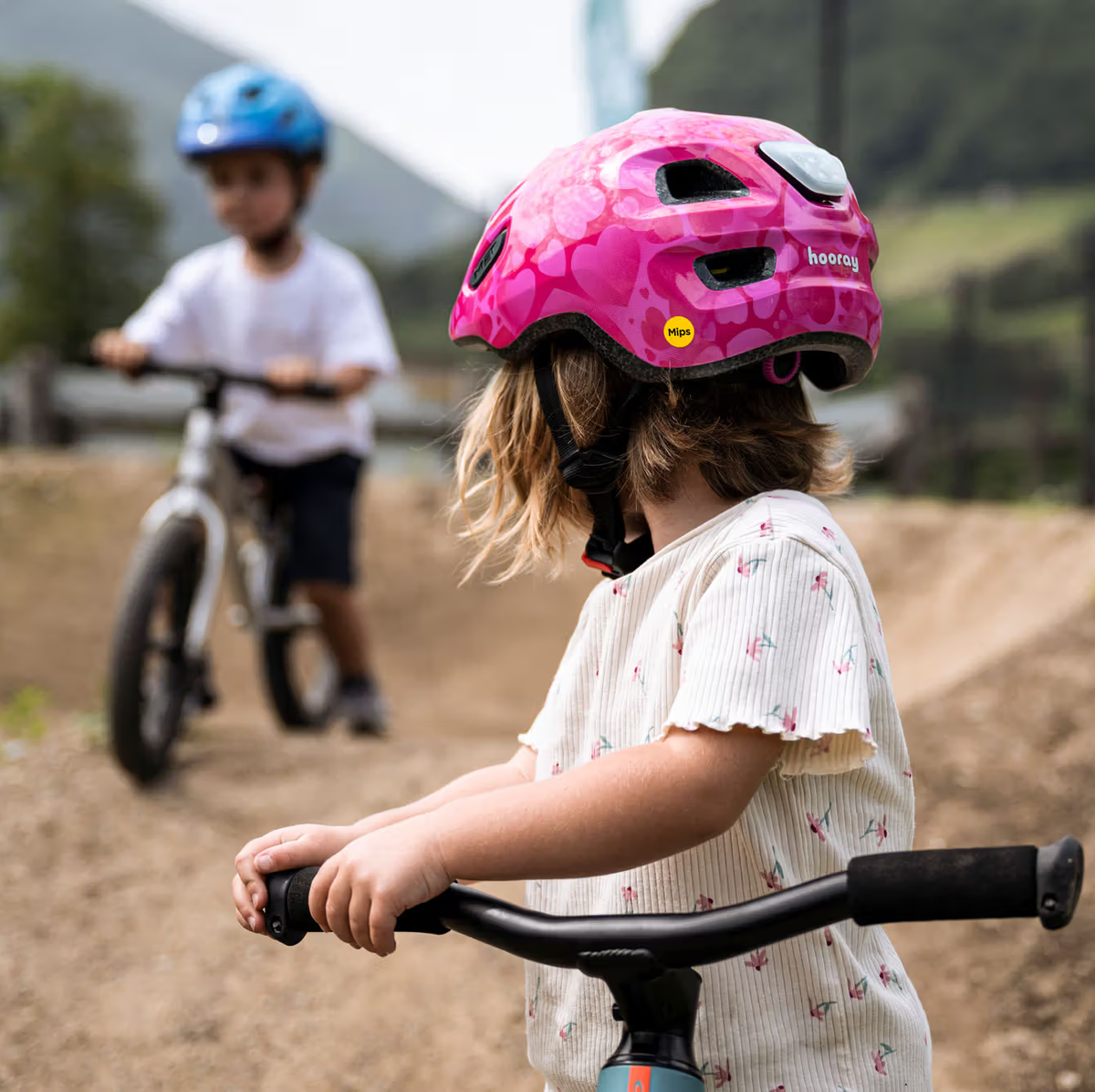 Met Hooray Mips Kids Helmet